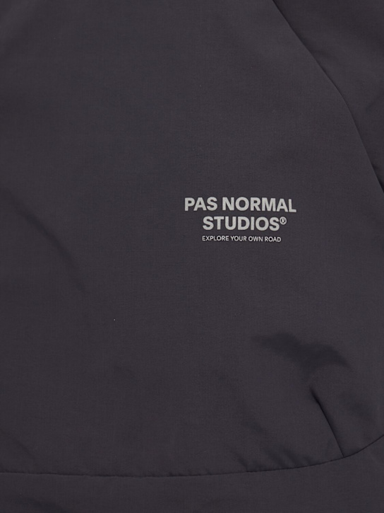 PAS NORMAL: Utility vest
