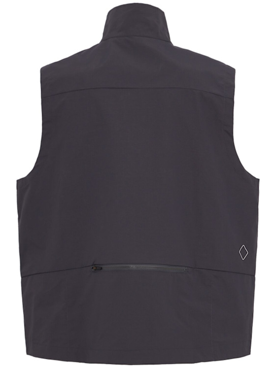 PAS NORMAL: Utility vest