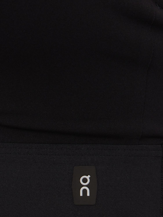On: Performance bra top