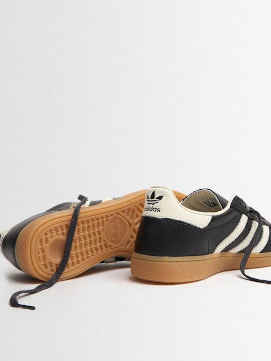 adidas Originals: Handball Spezial sneakers