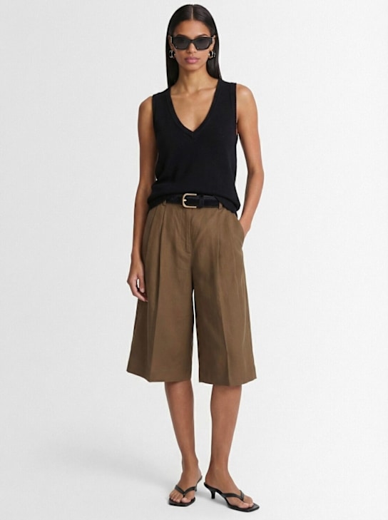 Laneus: Knitted v-neck tank top