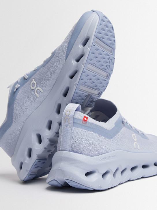 On: Cloudtilt Moon sneakers