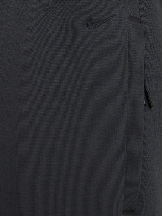 Nike: Tech Fleece heavy sweatpants
