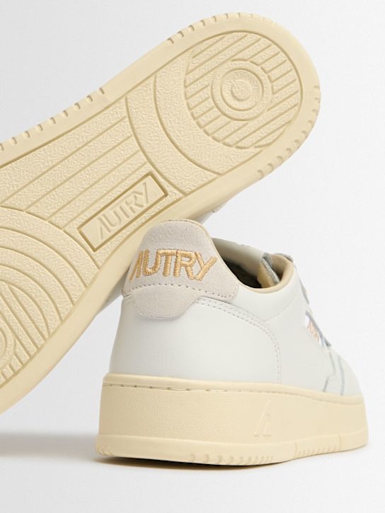 Autry: Sneakers Medalist Low