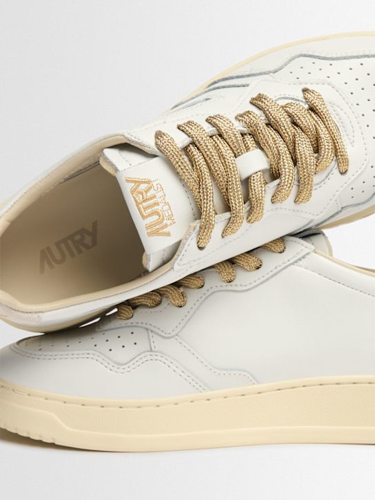 Autry: Sneakers Medalist Low