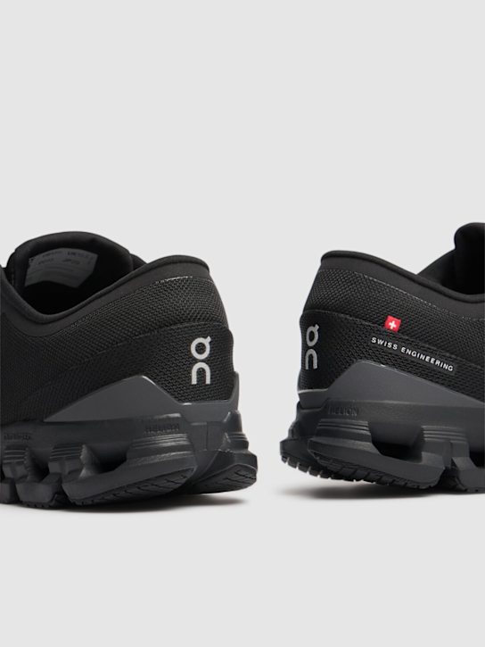 On: Cloud X 4 sneakers