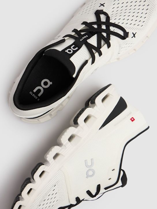 On: Cloud X 4 sneakers