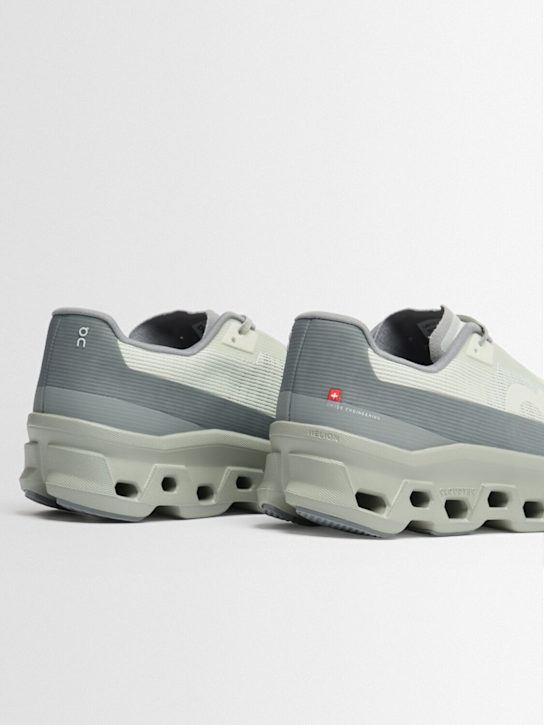 On: Cloudmonster Void sneakers