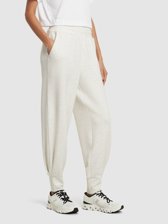 On - Cloud X 4 sneakers