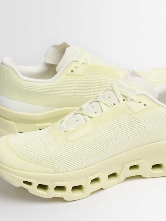 On: Cloudmonster Void sneakers