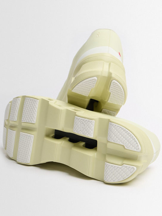On: Cloudmonster Void sneakers