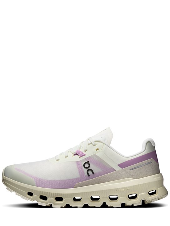 On: Cloudvista 2 sneakers