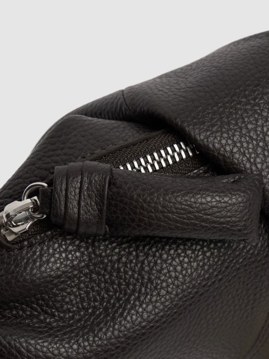 Lemaire: Kleine Tasche aus Narbleder „Croissant“