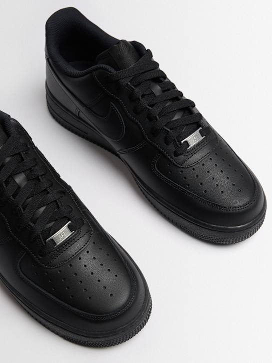Nike: Air Force 1 '07 sneakers