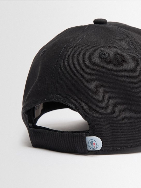 Moncler: Logo cotton gabardine baseball cap