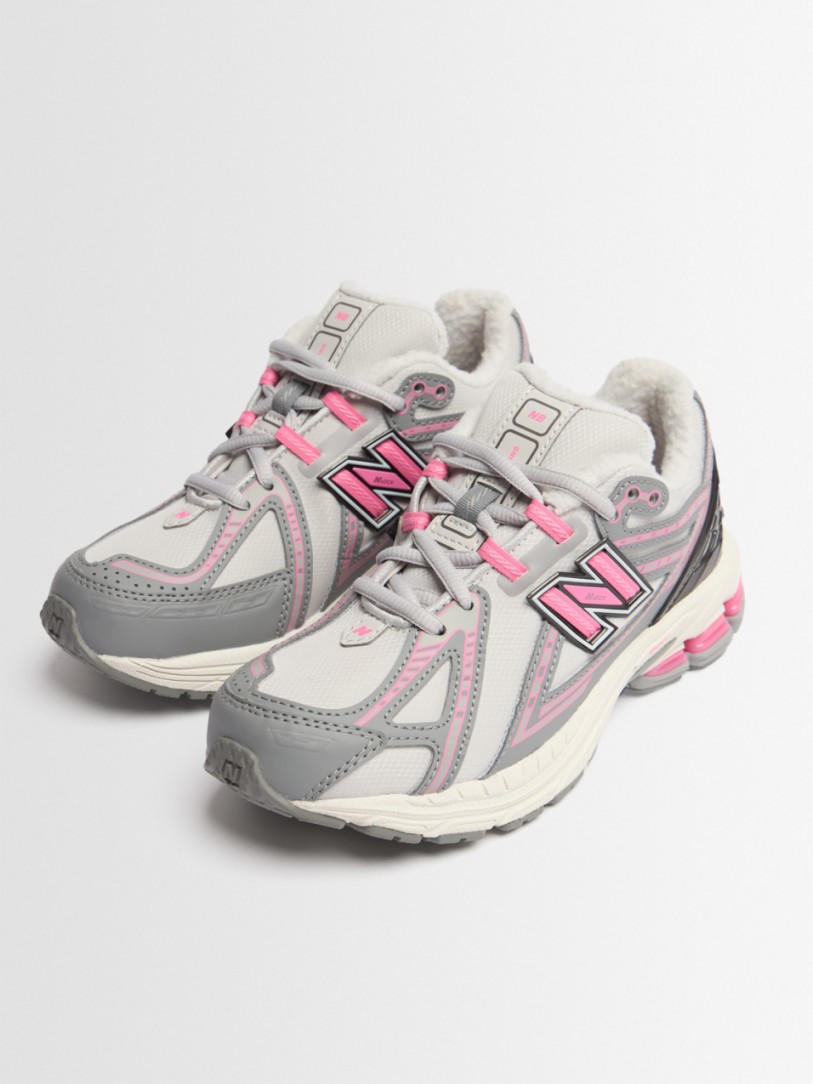 New Balance - Sportliche Sneaker mit grafischen Details