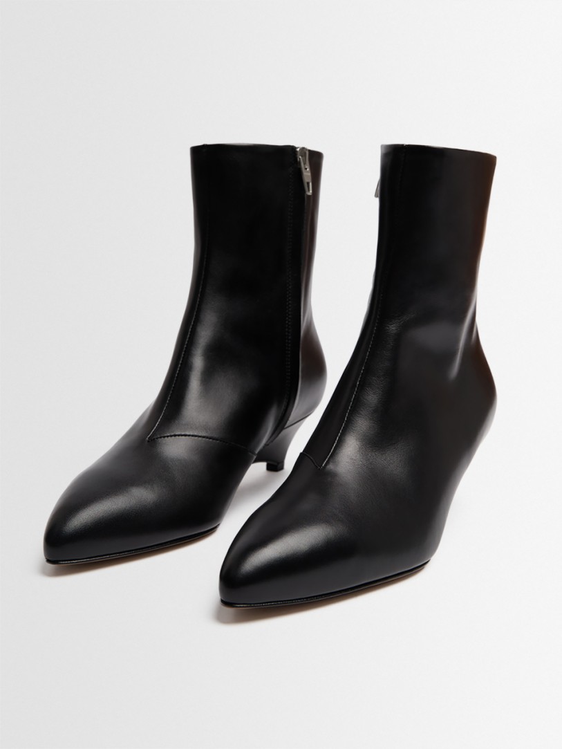 Jil Sander: Arc heeled leather ankle boots