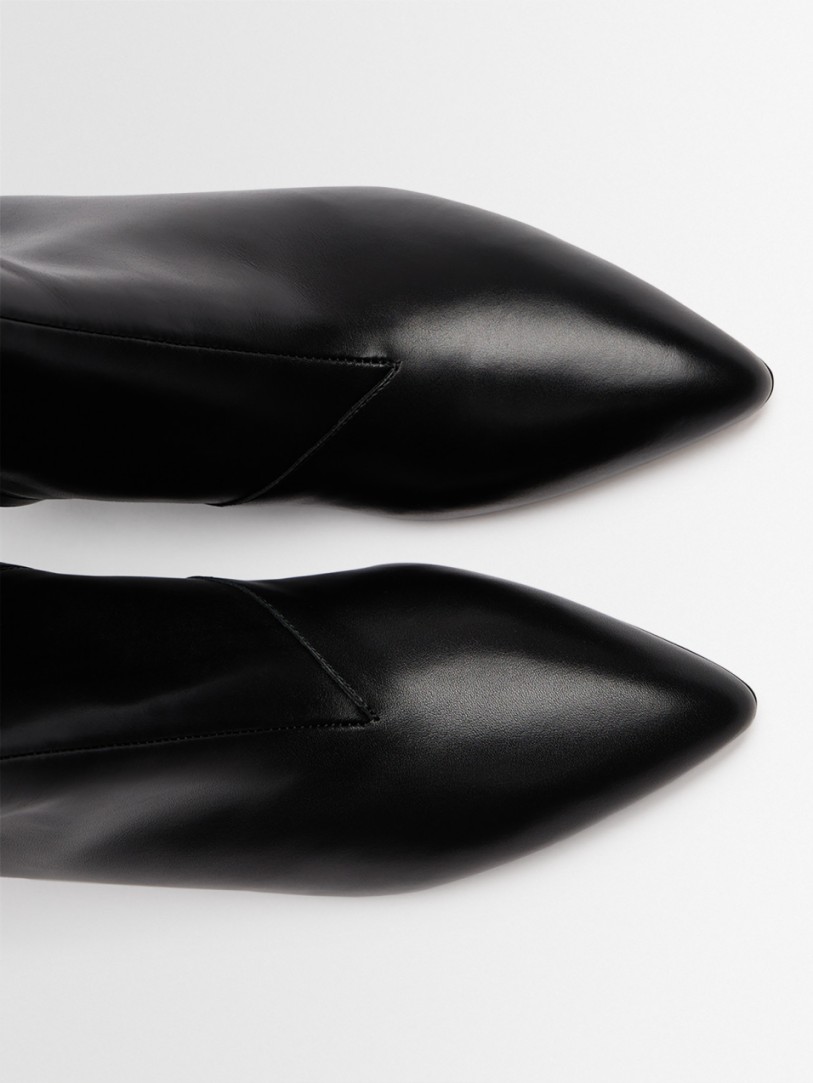 Jil Sander: Arc heeled leather ankle boots