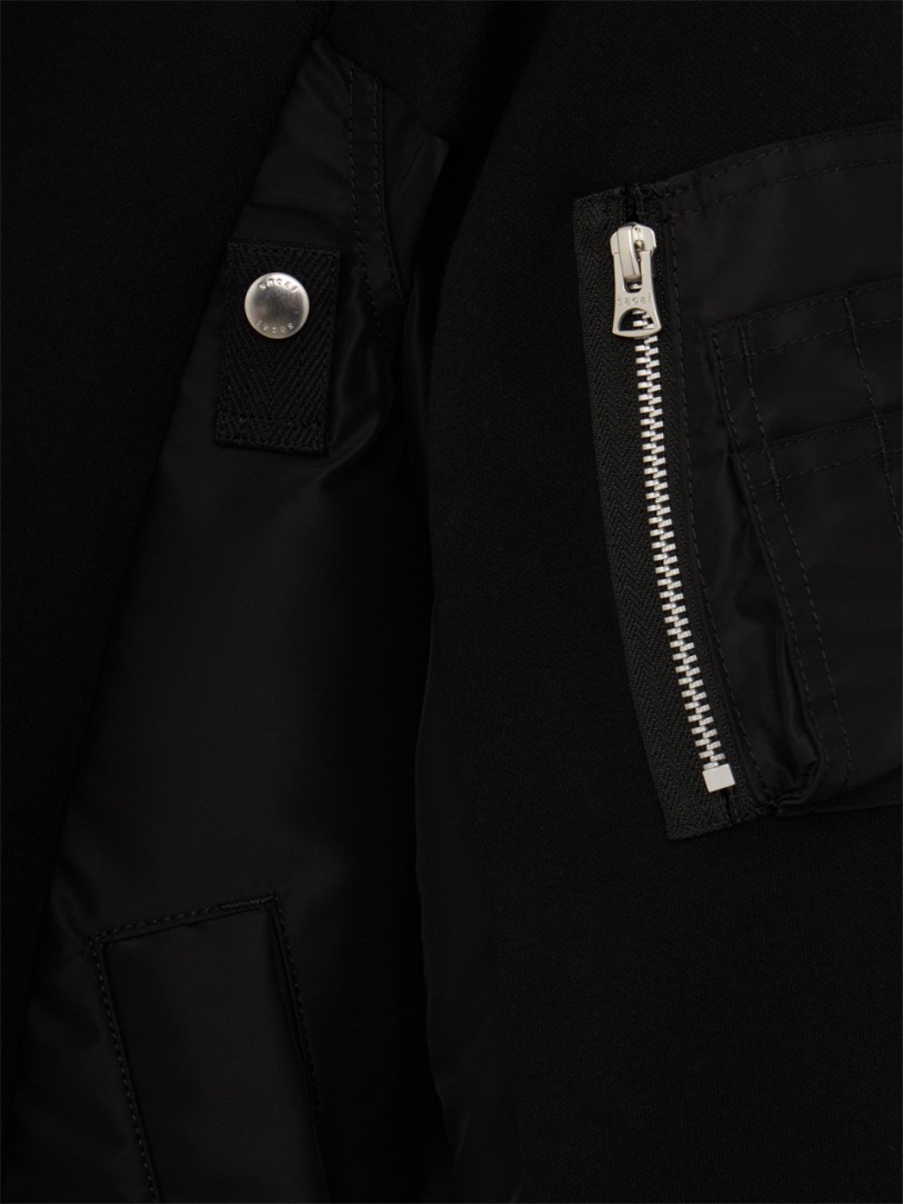Sacai: Sudadera con cuello redondo y inserts de sarga de nailon