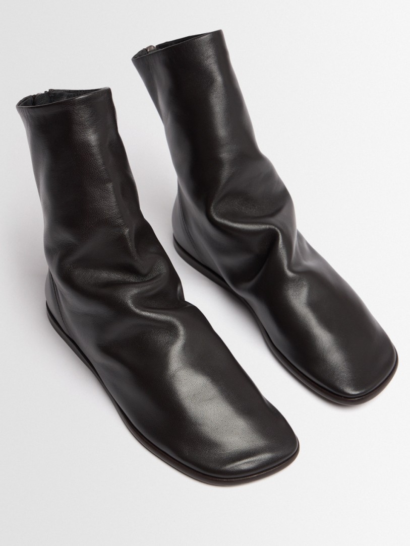 Lemaire - Flache Stiefeletten mit Absatz