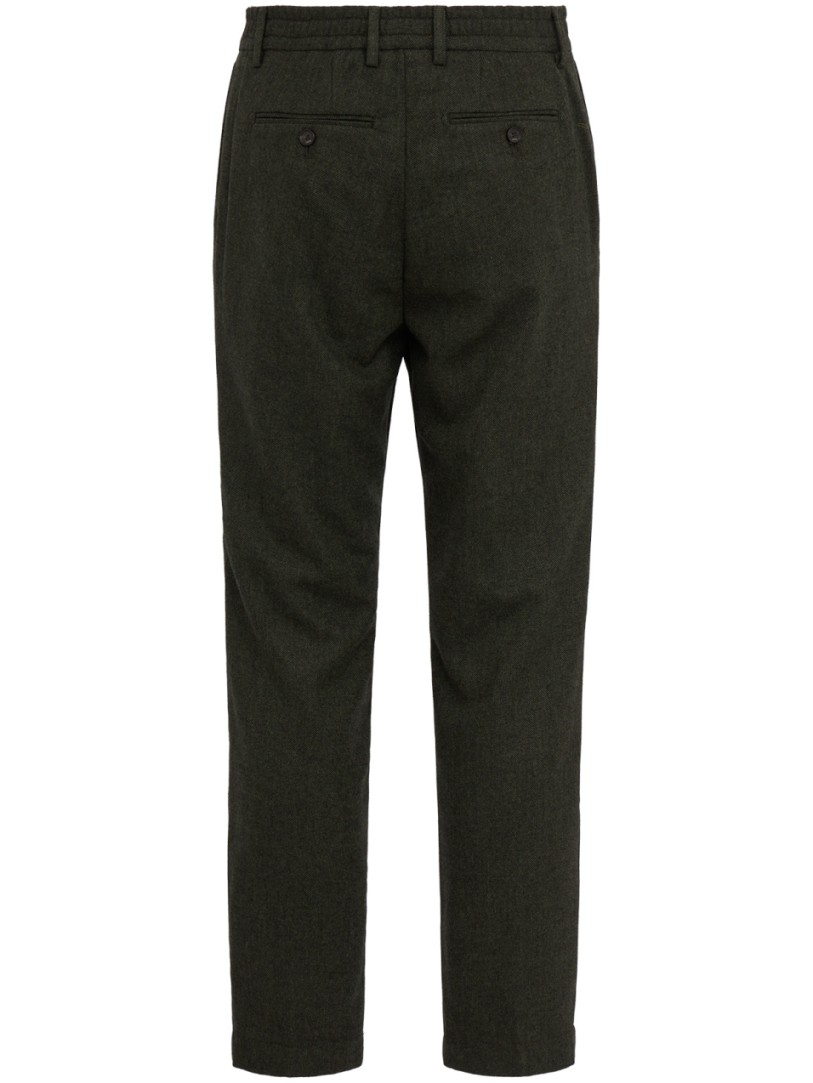 CRUNA: Slim fit tapered with single pleat at the front