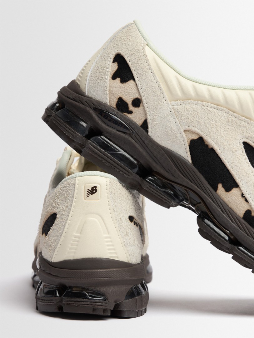 New Balance: U1890 sneakers