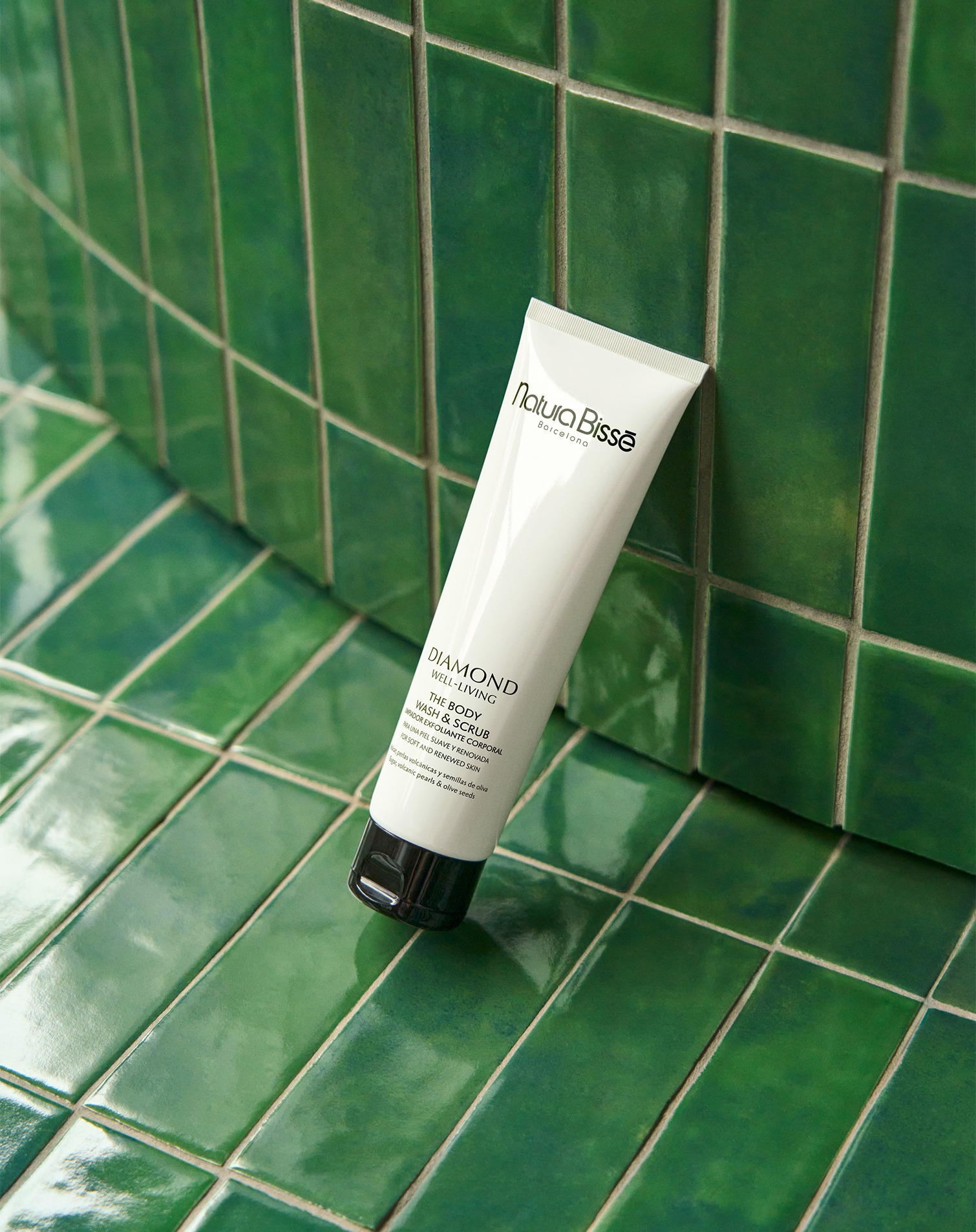 Diamond Exfoliator Wash & Scrub by Natura Bisse
