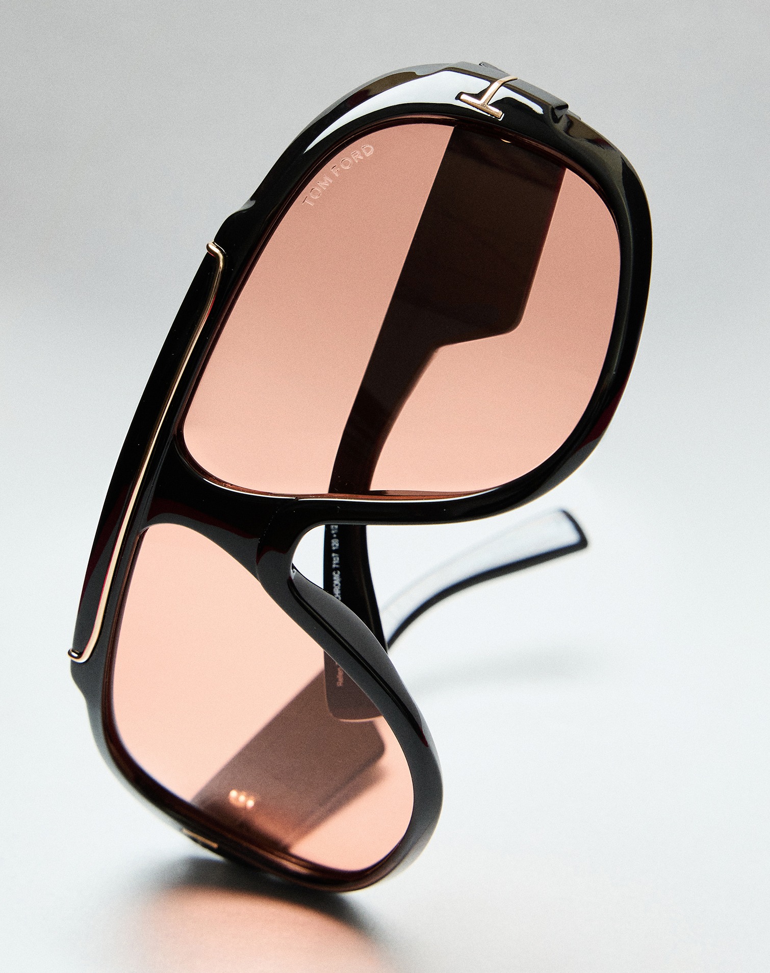 Occhiali da sole Tom Ford modello Aviator color neri con lenti sfumate