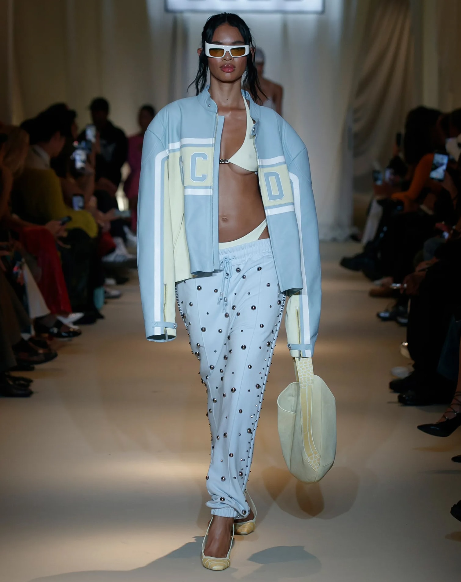 outfit Stile anni 2000 sulle passerelle